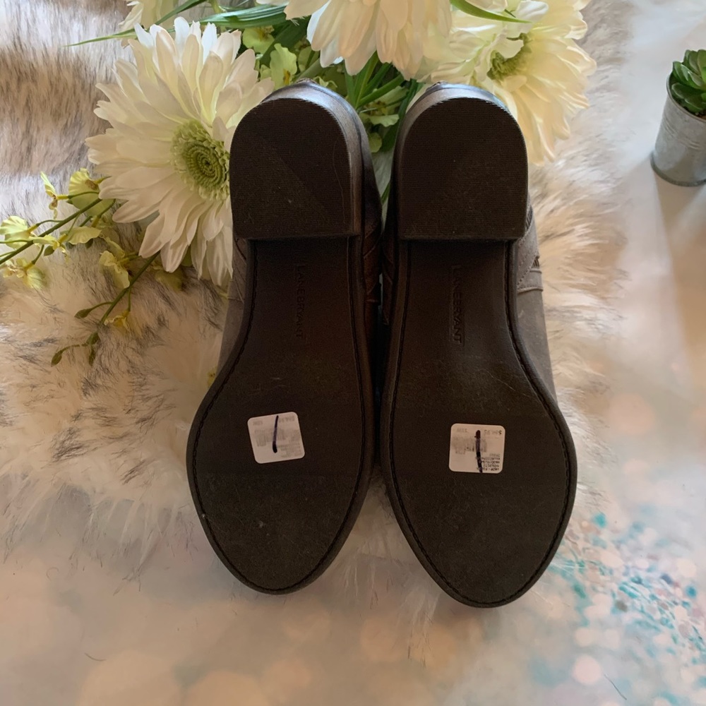 ❌SOLD❌Lane Bryant suede cut out ankle booties - Picture 3 of 8